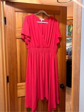 Flattering V-Neck High-Low Michael Kors Dress in Vibrant Coral Pink Like New!